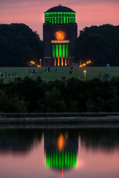 Grüner Park, blauer Hafen - die Hansestadt leuchtet: Philips realisiert Lichtinstallationen
