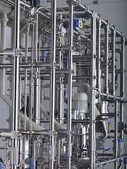 Rohrverbindungstechnik für die chemische Industrie: Edelstahl-Rohrverbinder sind hart im Nehmen Rohrverbindungstechnik für die chemische Industrie: Edelstahl-Rohrverbinder sind hart im Nehmen
