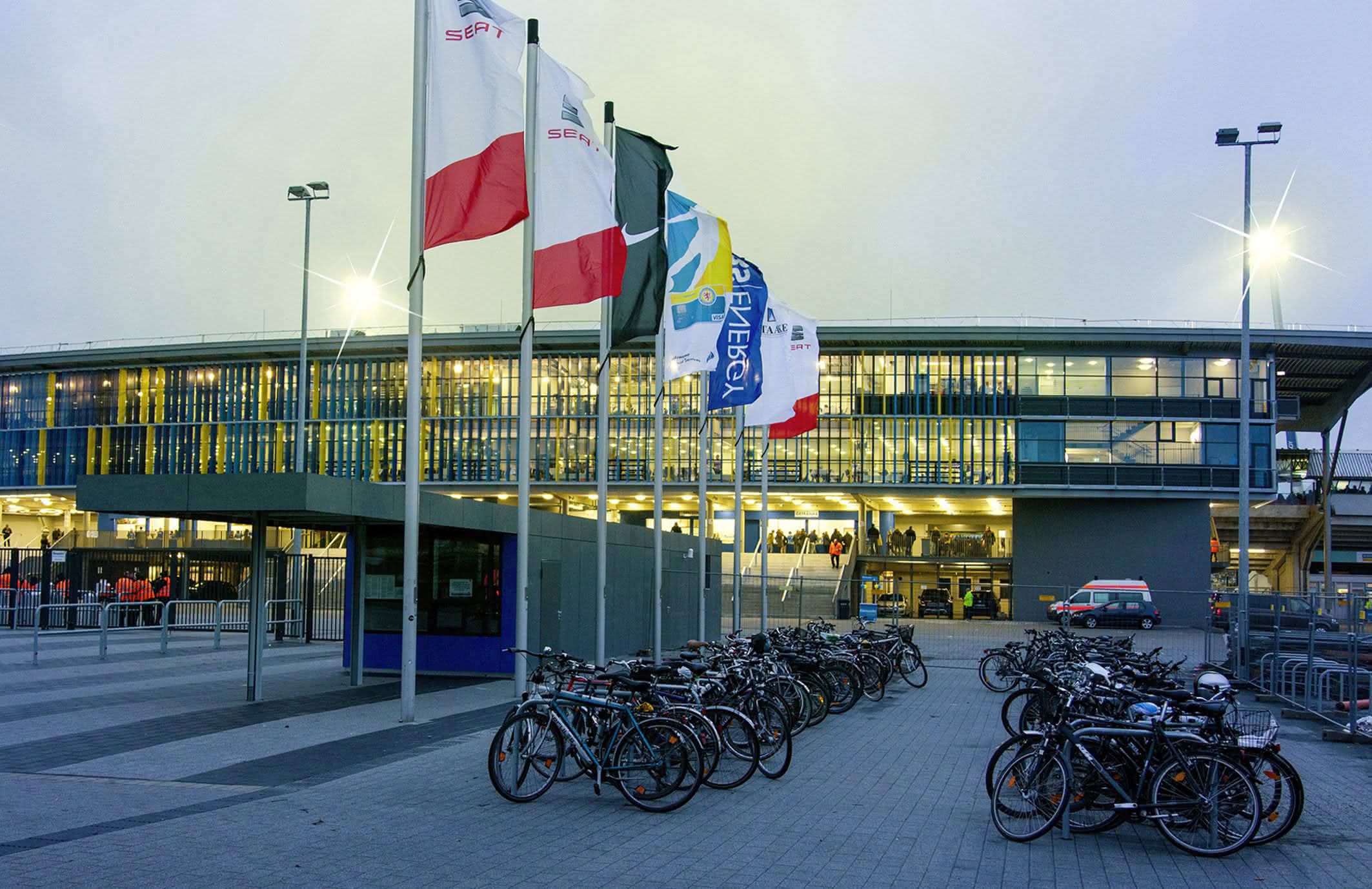 Sicherheitstechnik von Siemens: Braunschweiger Stadion für alle Fälle gewappnet Sicherheitstechnik von Siemens: Braunschweiger Stadion für alle Fälle gewappnet