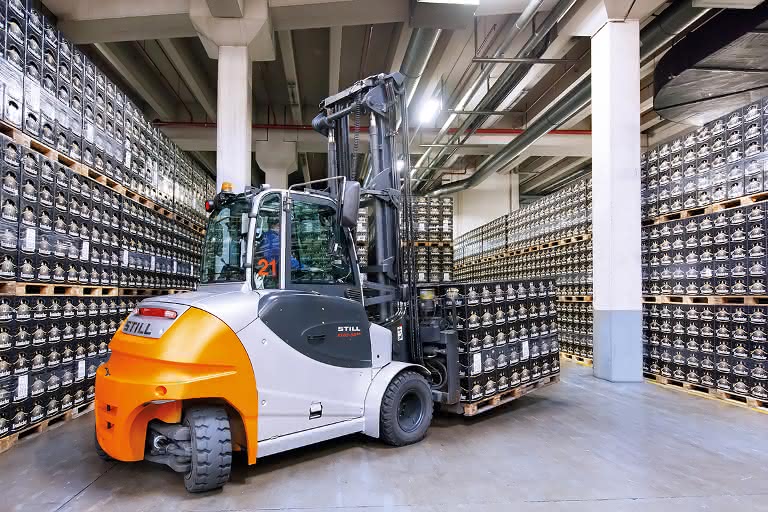 Acht-Tonnen-E-Stapler bei Krombacher in der Felderprobung: Kein Flaschenhals in der Brauerei