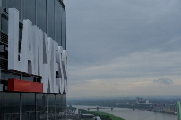 Stühlerücken in der Lanxess-Führungsetage: Werner Breuers legt Vorstandsamt nieder Stühlerücken in der Lanxess-Führungsetage: Werner Breuers legt Vorstandsamt nieder