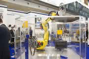 Kooperation von Mensch und Automation im Fokus: Motek und Bondexpo knacken 1.000-Marke Kooperation von Mensch und Automation im Fokus: Motek und Bondexpo knacken 1.000-Marke