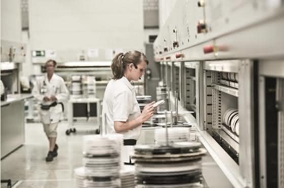 Intralogistik für Elektronikproduzenten: Fehlerfrei drückt die Kosten