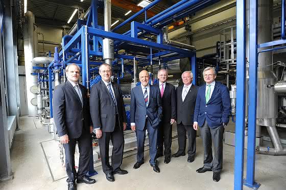 Schont Ressourcen und verringert Emissionen: Neue Kohlendioxid-Produktion im Industriepark Höchst