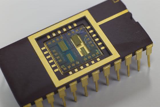 Öl-Test-Chip: Mikro-Sensoren überwachen Flüssigkeitseigenschaften