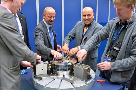 Schunk Kompetenztag bleibt am Ball: Information aus erster Hand Schunk Kompetenztag bleibt am Ball: Information aus erster Hand