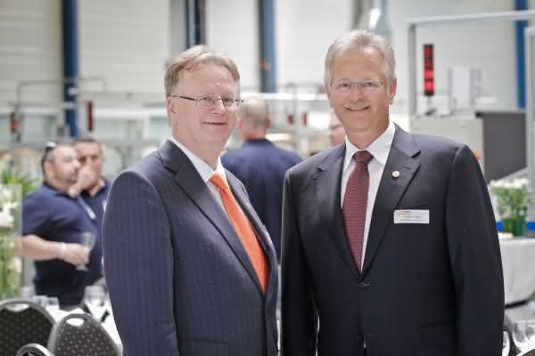 Produktionskapazitäten sollen weiter aufgestockt werden: Schweizer Spritzgusswerk der Lapp Gruppe feiert 25. Jubiläum Produktionskapazitäten sollen weiter aufgestockt werden: Schweizer Spritzgusswerk der Lapp Gruppe feiert 25. Jubiläum