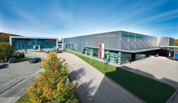 27 Exponate aus dem DMG Mori-Portfolio: Open House bei Deckel Maho Seebach 27 Exponate aus dem DMG Mori-Portfolio: Open House bei Deckel Maho Seebach