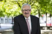 Friedhelm Loh wird ZVEI-Ehrenpräsident: Michael Ziesemer führt Elektrotechniker Friedhelm Loh wird ZVEI-Ehrenpräsident: Michael Ziesemer führt Elektrotechniker