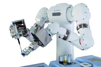 Menschenähnlicher Roboter für die Pharmaforschung: Er kann auch anders !
