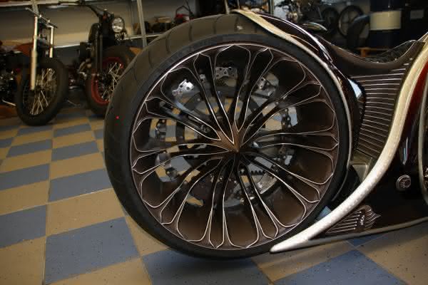 Thunderbike setzt auf Hypermill: Schöne Bikes - effizient gefertigt Thunderbike setzt auf Hypermill: Schöne Bikes - effizient gefertigt