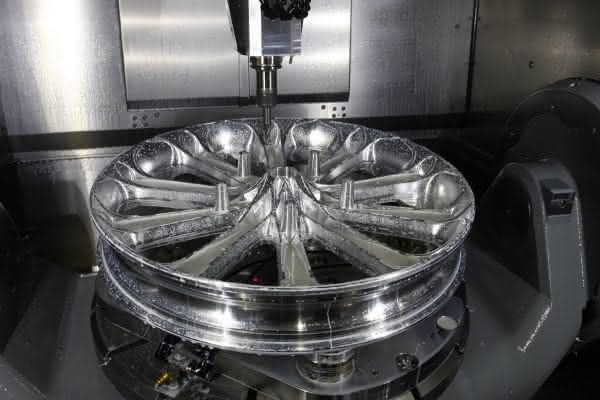 Thunderbike setzt auf Hypermill: Schöne Bikes - effizient gefertigt Thunderbike setzt auf Hypermill: Schöne Bikes - effizient gefertigt