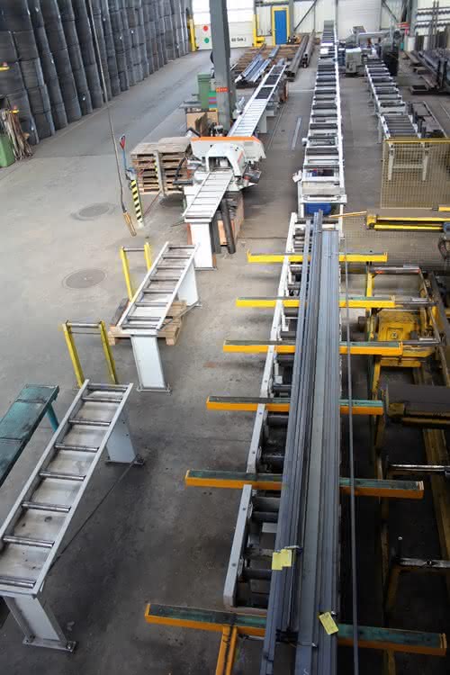 Sägetechnik meets Material Handling:: Stop and shop an der Stahlsäge