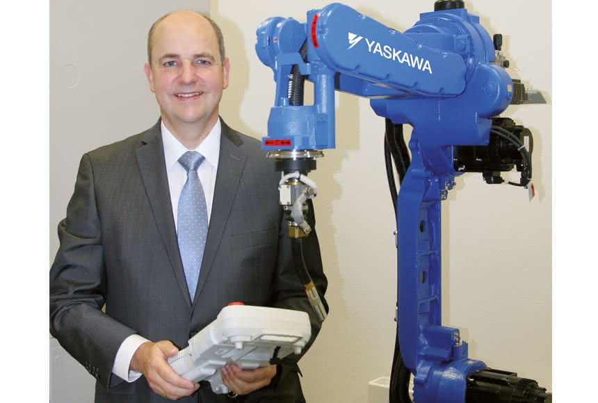 Yaskawa mit neuem Roboter-Manager:: Fraede kehrt zurück