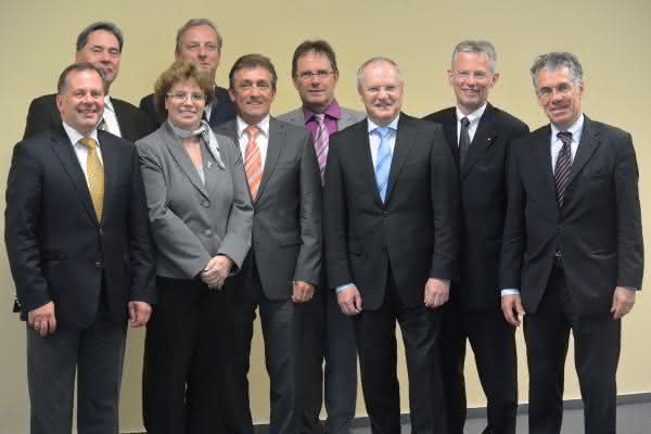 Branche vor neuen Herausforderungen: VDMA Ost wählt neuen Vorstand Branche vor neuen Herausforderungen: VDMA Ost wählt neuen Vorstand