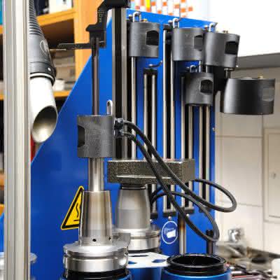 Schrumpftechnik: Bohrungen im spitzen Winkel Schrumpftechnik: Bohrungen im spitzen Winkel