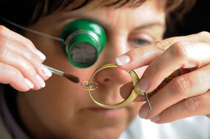 Software: Hightech und Handarbeit in der Uhren-Manufaktur