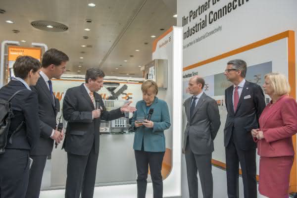 HMI-Rundgang: Angela Merkel besucht Weidmüller HMI-Rundgang: Angela Merkel besucht Weidmüller