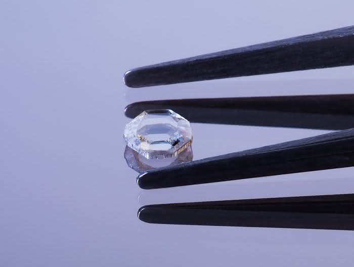 Fraunhofer IAF auf der Hannover Messe 2014: Synthetische Diamant-Kristalle aus dem Plasmareaktor