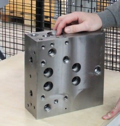 Automatisierte Fräsbearbeitung: Bearbeitungszentren mit flexiblem Fertigungssystem Automatisierte Fräsbearbeitung: Bearbeitungszentren mit flexiblem Fertigungssystem
