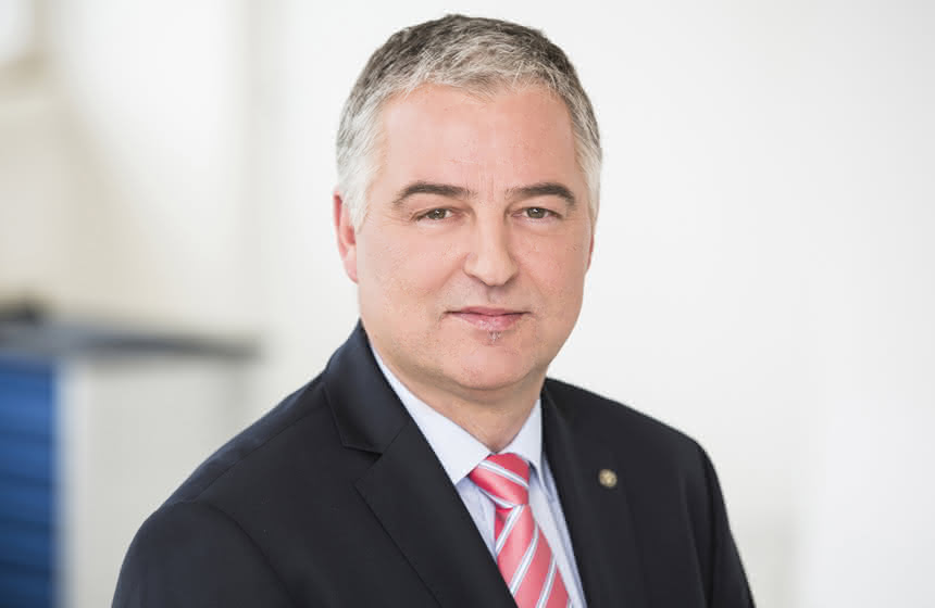 Hahn + Kolb ist zuversichtlich:: Boden für Wachstum Hahn + Kolb ist zuversichtlich:: Boden für Wachstum