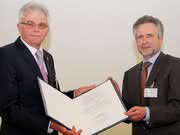 Auszeichnung: Professor Zellner erhält DECHEMA-Medaille