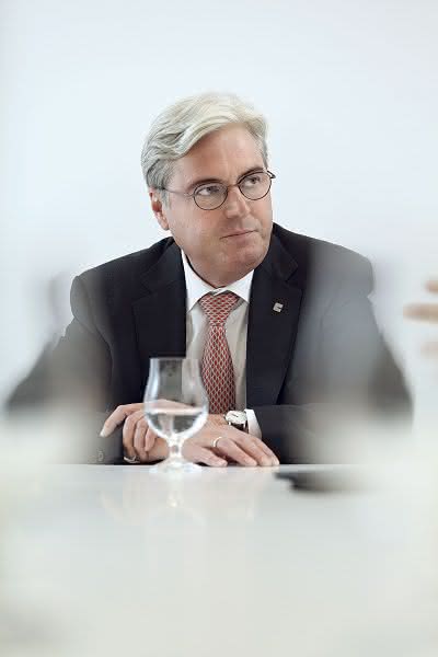 Geschäftsjahr 2013: Clariant mit profitablem Wachstum Geschäftsjahr 2013: Clariant mit profitablem Wachstum