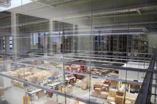 Logistisches Drehkreuz: Oerlikon Leybold Vacuum bezieht neues Logistikzentrum
