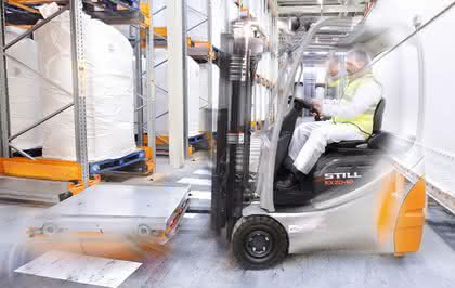 Pallet-Shuttle für Milchpulver-Lager: Die Milch kommt im Big-Bag