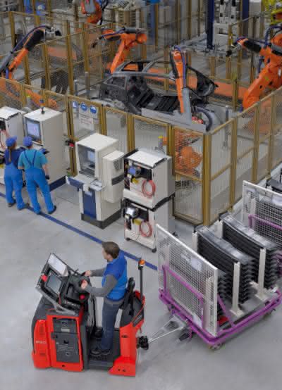 Forschungsprojekt H2IntraDrive gestartet: Stapler und Schlepper mit Wasserstoffantrieb für BMW Forschungsprojekt H2IntraDrive gestartet: Stapler und Schlepper mit Wasserstoffantrieb für BMW
