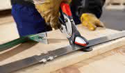 Sicherheits-Bandeisenschere D123S: Sicherer Band-Schnitt