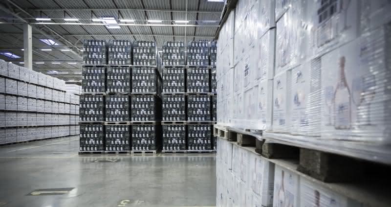 Rotkäppchen-Mumm Sektkellereien setzen auf Hochleistungsverpackungsanlagen von Beumer: Mit dem Sekt unter die Haube Rotkäppchen-Mumm Sektkellereien setzen auf Hochleistungsverpackungsanlagen von Beumer: Mit dem Sekt unter die Haube