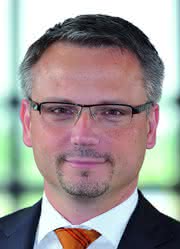 Proalpha besetzt Position des CEO neu: Dr. Friedrich Neumeyer folgt Leo Ernst Proalpha besetzt Position des CEO neu: Dr. Friedrich Neumeyer folgt Leo Ernst