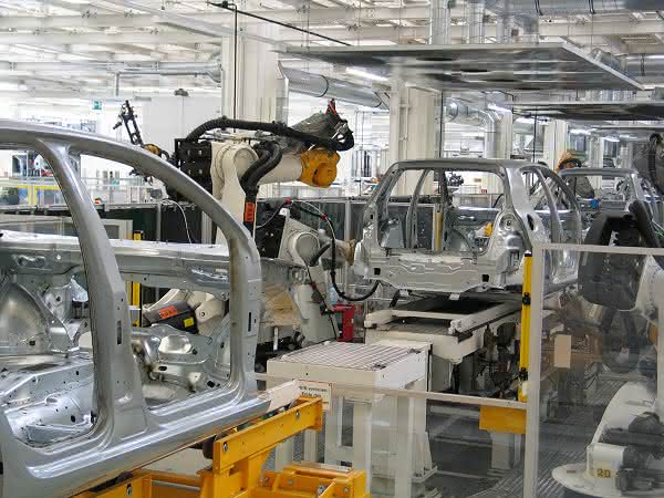 FMB als Schaufenster des Spitzenclusters it´s OWL:: Wie kommt die Intelligenz in die Maschine? FMB als Schaufenster des Spitzenclusters it´s OWL:: Wie kommt die Intelligenz in die Maschine?