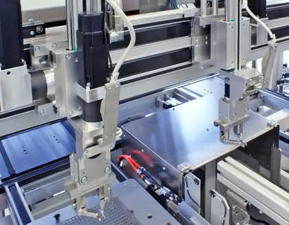 Lineareinheiten: Schlitten an der Achse Lineareinheiten: Schlitten an der Achse