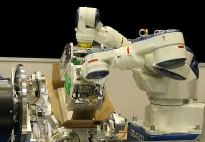Entnahmesystem: Verpackungsmaschinen bestücken