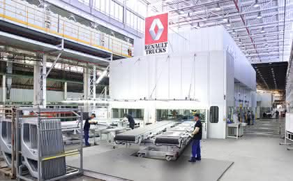 Hydraulische Presse: 22 Teile pro Minute Hydraulische Presse: 22 Teile pro Minute