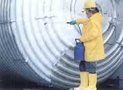 Nitratfreie Beizpasten: Für Großtechnik-Anwendungen Nitratfreie Beizpasten: Für Großtechnik-Anwendungen