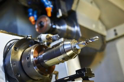 Vollhartmetallwerkzeuge: Hochwertige Stähle bearbeiten Vollhartmetallwerkzeuge: Hochwertige Stähle bearbeiten