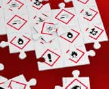 Einstufen und Kennzeichnen von Stoffen und Gemischen nach altem und neuem Chemikalienrecht