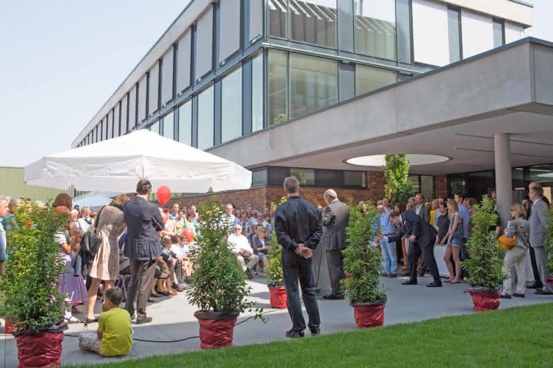 Wirtschaft + Unternehmen: 50 Jahre Leuze, jetzt im neuen Technologie-Zentrum Wirtschaft + Unternehmen: 50 Jahre Leuze, jetzt im neuen Technologie-Zentrum