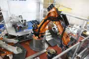 Wirtschaft + Unternehmen: Kuka: Zehn Prozent mehr Produktivität