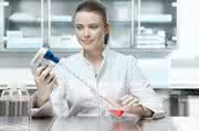 Neu und elektronisch: Pipettierhilfe