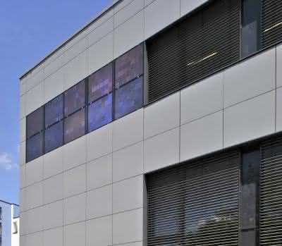 Wirtschaft + Unternehmen: Fraunhofer ISE weiht neues energieeffizientes Laborgebäude ein