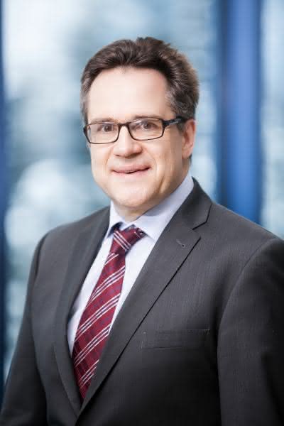 Wirtschaft + Unternehmen: VEA-Strompreisvergleich: Umlagen und Netznutzungsentgelte steigen