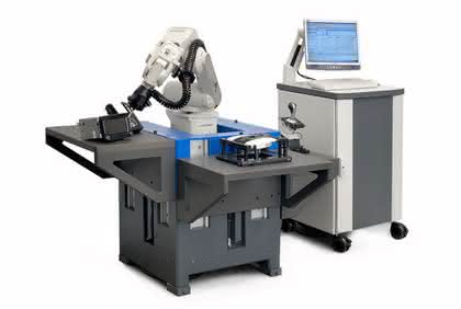 Roboter: Von der Handling-Stand-Alone-Lösung zur Echtzeitsteuerung komplexer Systeme: Schneller, genauer, effizienter... Roboter: Von der Handling-Stand-Alone-Lösung zur Echtzeitsteuerung komplexer Systeme: Schneller, genauer, effizienter...