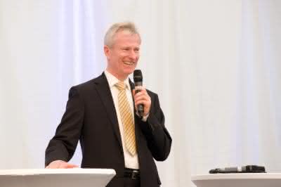 Wirtschaft + Unternehmen: Schuler Automation Heßdorf feiert 50. Jubiläum