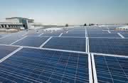 Intersolar 2013: Photovoltaik-System mit Speicherbatterie