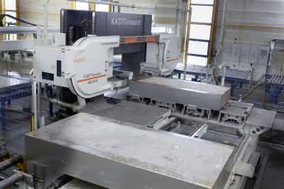 Hochleistungs-Bandsägemaschine: Sägekapazität erhöhen Hochleistungs-Bandsägemaschine: Sägekapazität erhöhen