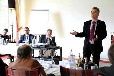 News: Chemie bleibt wichtig für NRW